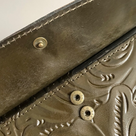 Patricia Nash Brown Floral Tooled Leather Paola Wallet - like new! - Picture 5 of 10